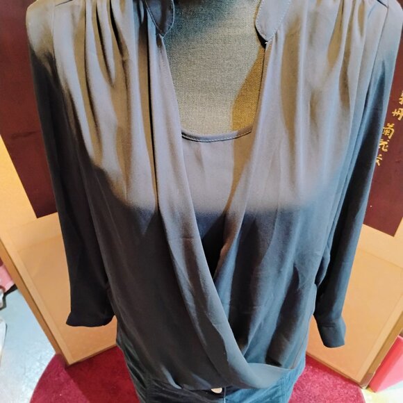 Oasis faux wrap metal faceted long sleeve blouse in blue, size 8 (small) - Picture 11 of 12